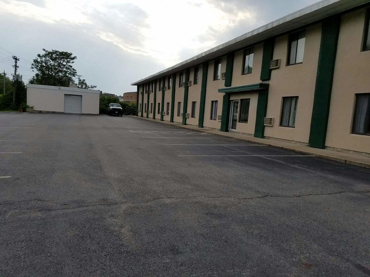 Woonsocket Motor Inn Exterior foto
